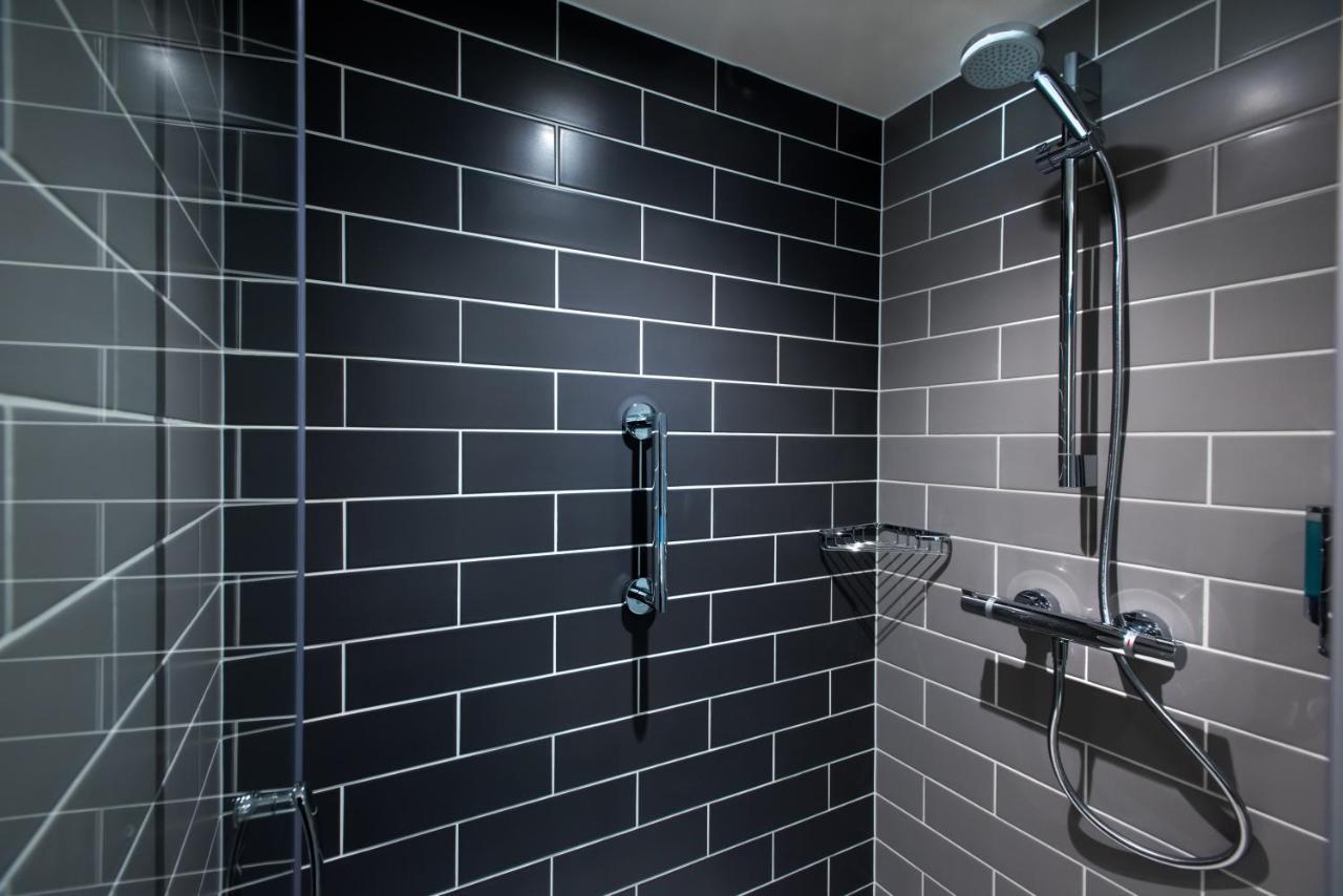 Holiday Inn Express - Bicester By Ihg Buitenkant foto