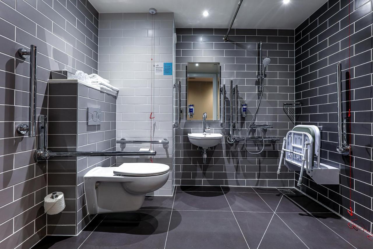 Holiday Inn Express - Bicester By Ihg Buitenkant foto